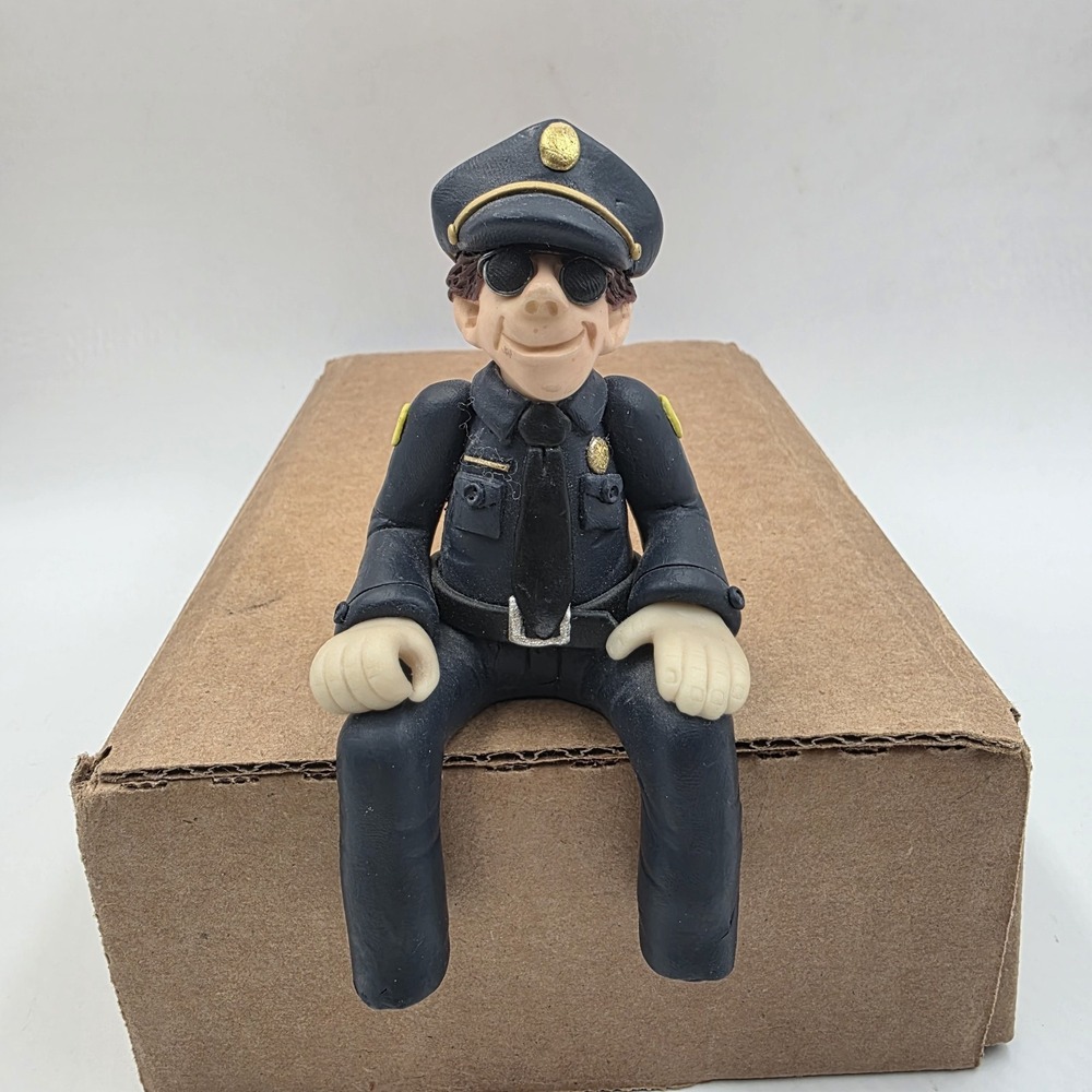 D. Manning Limited Edition Police Officer Figure‎ Ledge Sitter *Missing Batton
